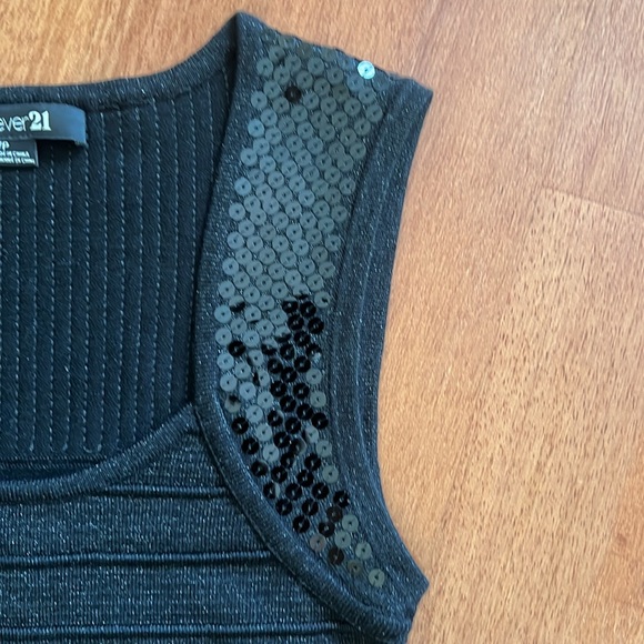 F1 BODYCON DRESS - Picture 3 of 6